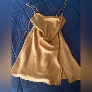 🌟ASTR🌟 Gold liquid effect satin mini dress SMALL EUC